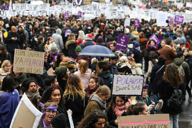 У  Парижі майже 50 тисяч людей вийшли на акцію проти домашнього насильства