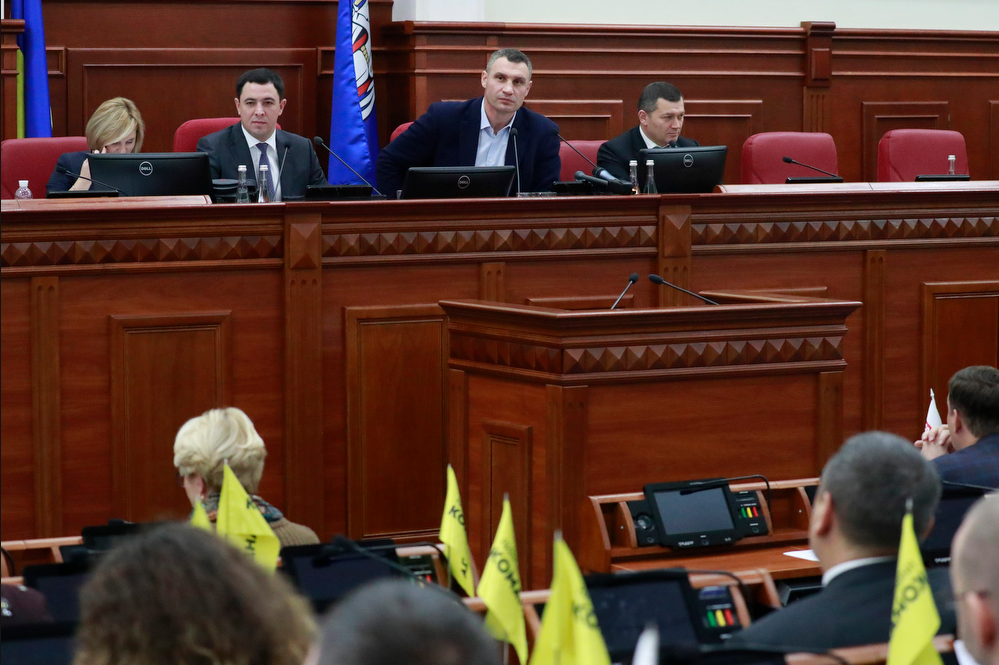 Заборонили жебракувати та агітувати: Київрада прийняла нові правила метрополітену