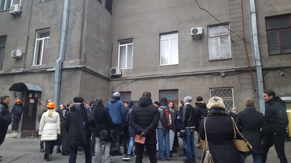 Активісти оглянули стан приміщень кінотеатру «Київ» — будівля потребує ремонту