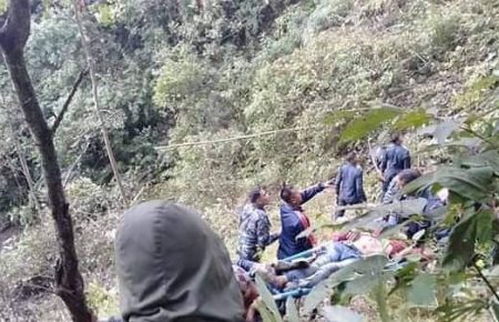 У Непалі автобус зірвався з обриву, загинули 18 людей