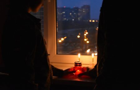 Запали свічку: в Україні День пам'яті жертв голодоморів