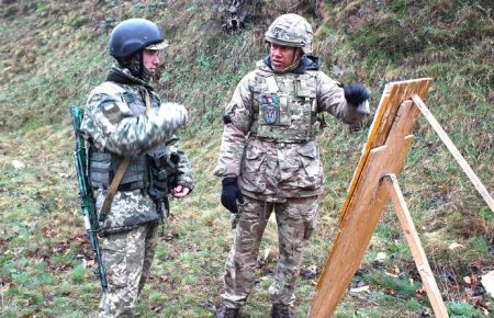 Британія продовжила на три роки програму навчання українських військових