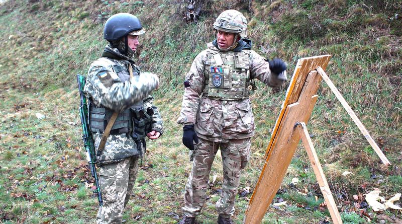 Британія продовжила на три роки програму навчання українських військових