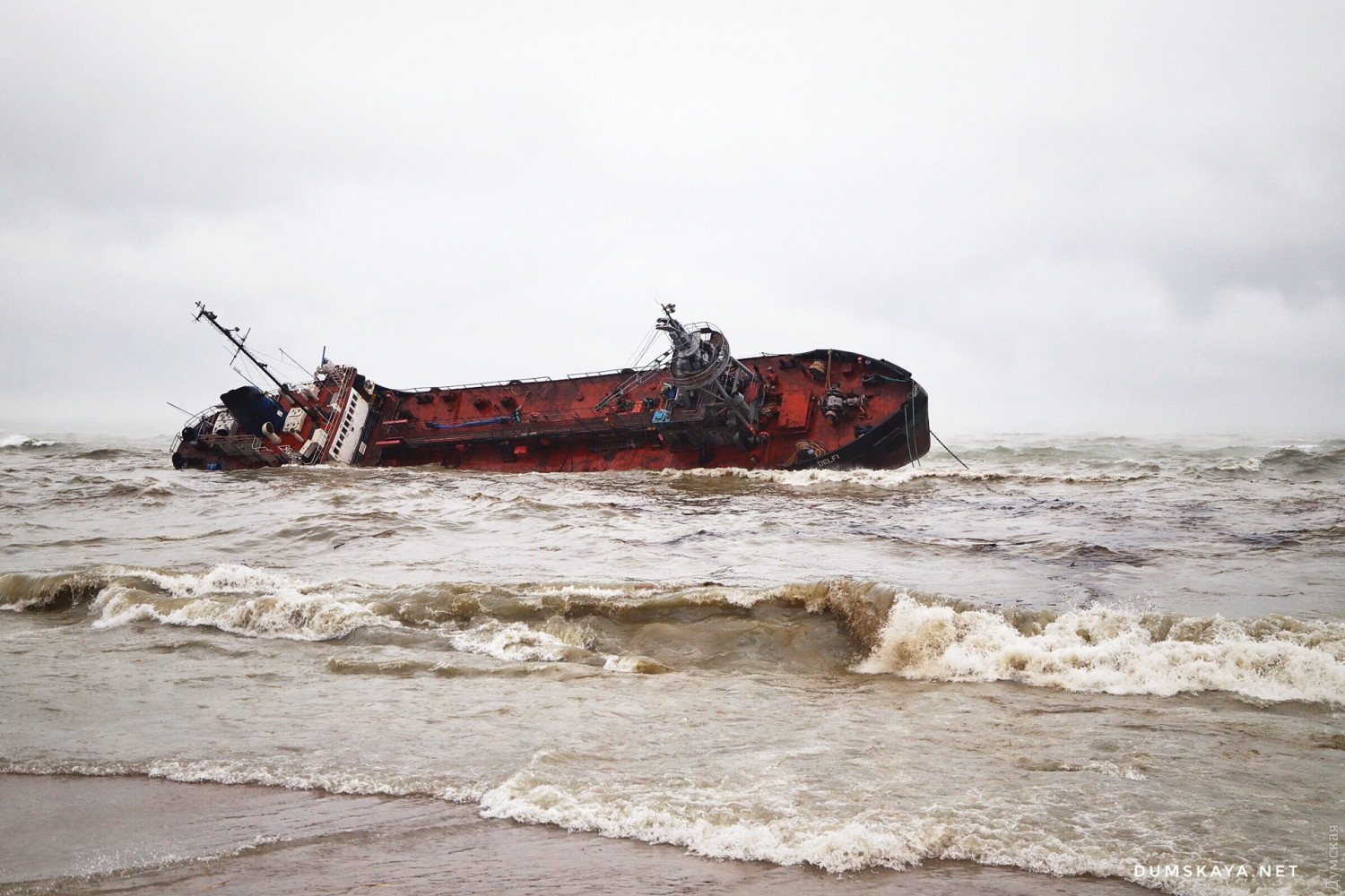 Аварія танкера в Одесі: у лікарні залишається один член екіпажу