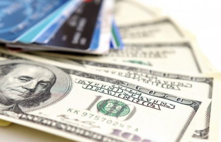 Найбільше грошових переказів українці отримують із США – ПриватБанк
