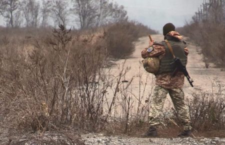 Доба на Донбасі: 18 обстрілів, один поранений