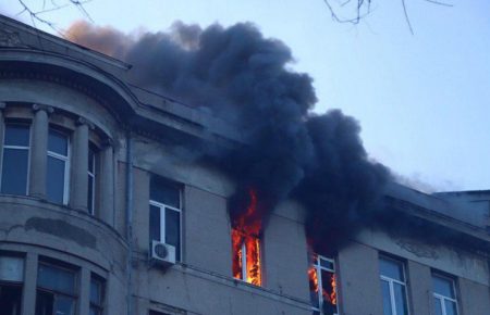 У згорілій будівлі коледжу в Одесі не було пожежної сигналізації — ДСНС