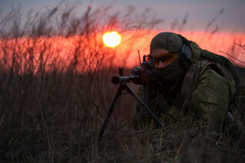 Доба на Донбасі: постраждали двоє українських військових
