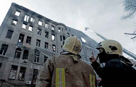 Пожежа в Одеському коледжі: доля 14 людей досі невідома