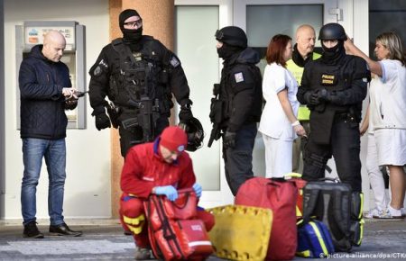У Чехії чоловік влаштував стрілянину в університетській клініці, загинули 6 людей