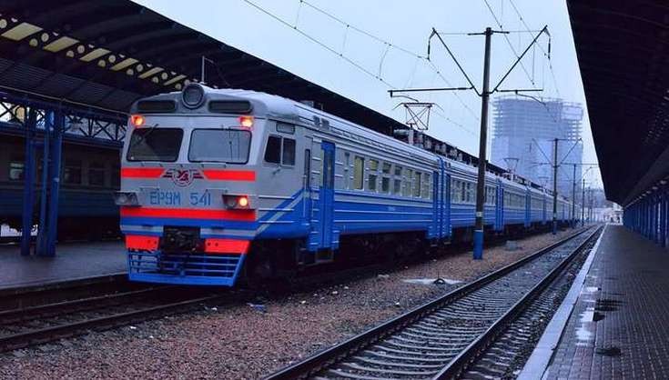 Укрзалізниця відновила рух приміських поїздів в Донецькій області