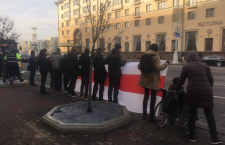 У Мінську проходять несанкціоновані акції за незалежність Білорусі