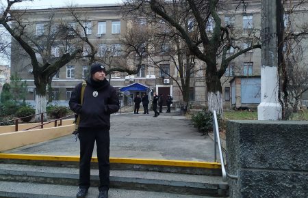 Повідомили про «замінування» суду: засідання щодо нападника на волонтера Мирошниченка відклали