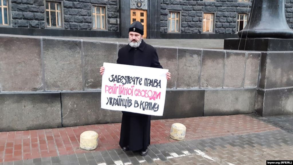 «Обеспечить религиозную свободу украинцам в Крыму» — архиепископ Климент объявил бессрочную голодовку