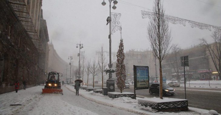 Рух транспорту у центрі Києва на зимові свята буде відкритий — КМДА Рух транспорту у центрі Києва на зимові свята буде відкритий — КМДА
