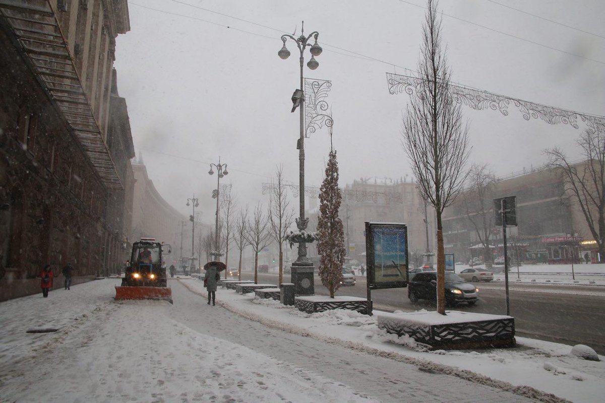Рух транспорту у центрі Києва на зимові свята буде відкритий — КМДА