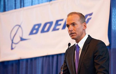 Компанія Boeing звільнила свого гендиректора після двох смертельних катастроф