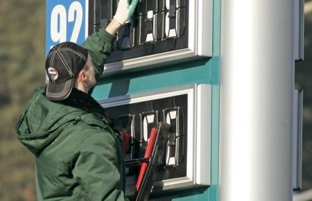 Мережі АЗС зараз встановили маржу у майже 10 грн на літрі бензину –  Сергій Сапегін