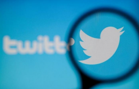 Компанія Twitter заблокувала 100 акаунтів, пов'язаних з Росією