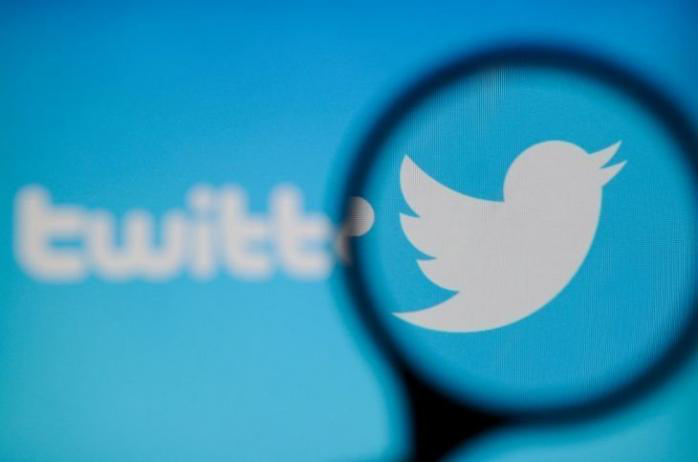 Компанія Twitter заблокувала 100 акаунтів, пов'язаних з Росією