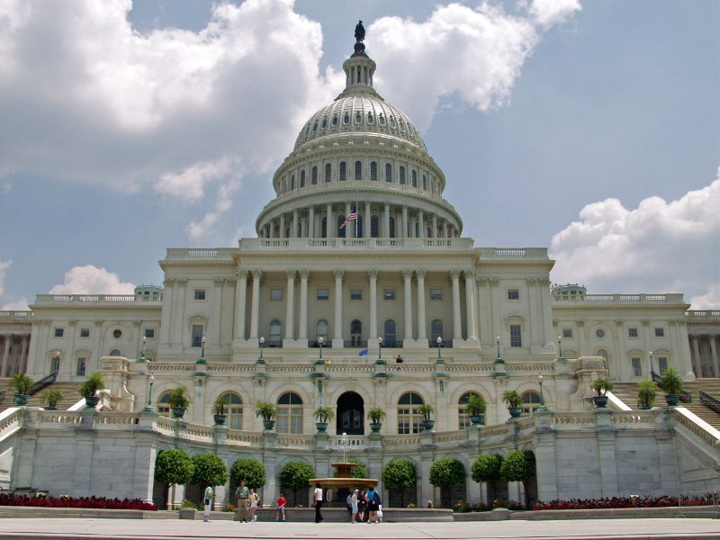 Конгрес США прийняв законопроєкт про заходи, які стимулюватимуть економіку