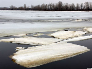 На Полтавщині двоє рибалок провалилися під лід, один загинув