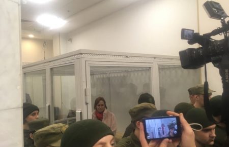Суд залишив Кузьменко під вартою, понад 50 людей були готові взяти її на поруки