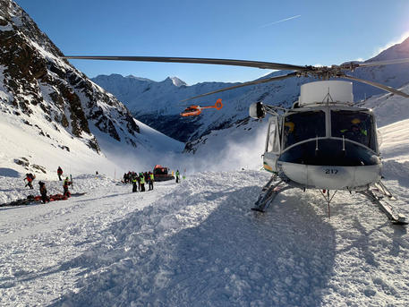 В Італії через сходження лавини загинула жінка та двоє дітей