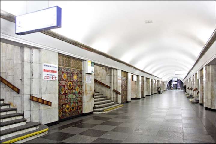 Станція метро Хрещатик зачинена через дзвінок про замінування — пресслужба метрополітену
