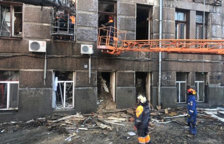 Пожежа в Одеському коледжі: поліція розглядає дві версії загоряння