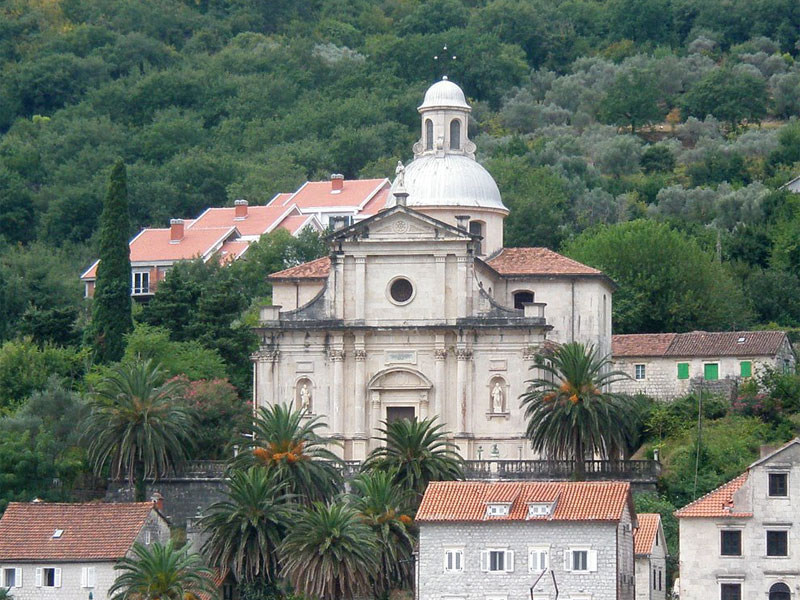 Чому Синод РПЦ порівнює Чорногорську церкву з ПЦУ і називає їх розкольницькими?