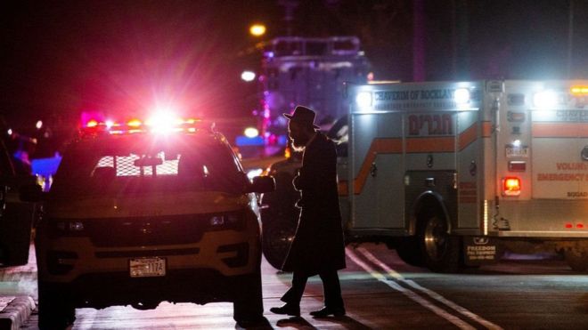 У Нью-Йорку зловмисник з мачете напав на будинок рабина під час свята, 5 людей поранені