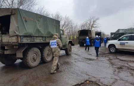 Вимоги бойовиків щодо розведення військ на Донбасі незрозумілі – Центр військово-правових досліджень