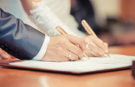 У 2019 році українці в 6 разів частіше одружувались, ніж розлучались — Мін'юст