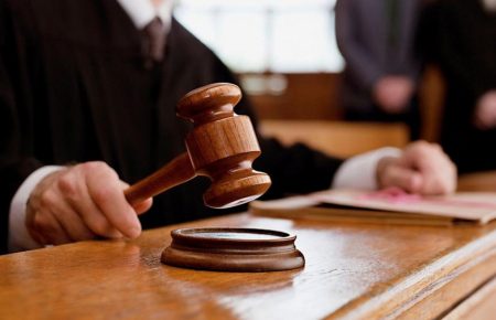 На Одещині суд узяв під варту одного з підлітків за катування 11-річного хлопчика, іншого відправили під домашній арешт