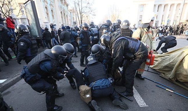 Сутички під Радою: поліція затримала 26 учасників