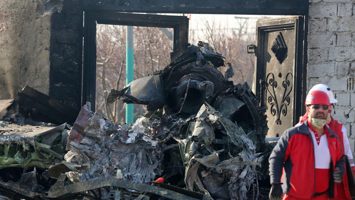 Пристайко: «Чорні скринькі» зі збитого літака МАУ передадуть в Україну після того, як їх вивчить Іран