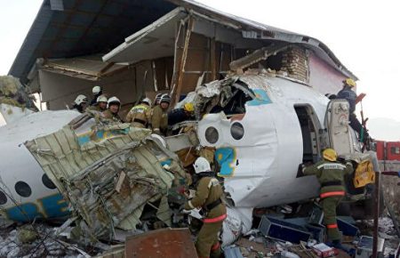 Авіакатастрофа у Казахстані: основою версією падіння слідство називає обмерзання