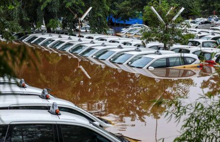 Внаслідок повені в Індонезії загинула щонайменше 21 людина