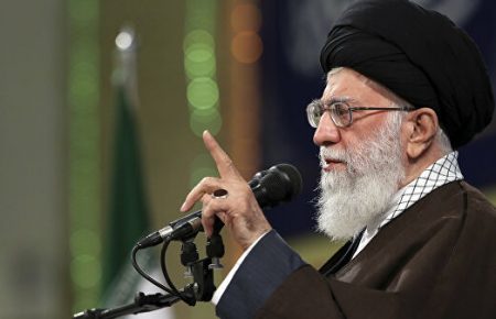 Twitter заблокував один з акаунтів верховного лідера Ірану Хаменеї