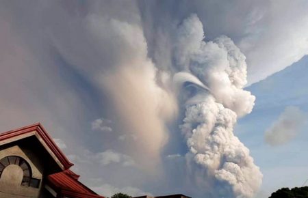 Загроза виверження вулкана Таал на Філіппінах: планують евакуювати 200 тисяч людей
