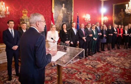 В Австрії президент привів до присяги новий уряд