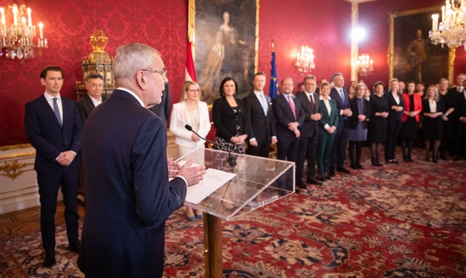 В Австрії президент привів до присяги новий уряд