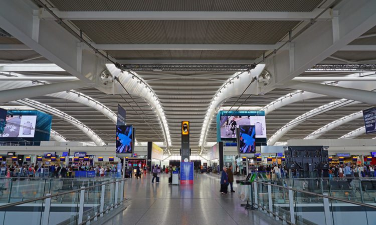 Коронавірус з Китаю: в аеропорту Лондона Гітроу створюють окремі зони для перевірки пасажирів
