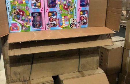 Уряд передасть дітям понад 155 тисяч іграшок зі складів одеської митниці
