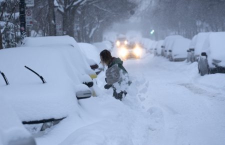 У Канаді випав рекордний рівень снігу: паралізовано роботу декількох міст