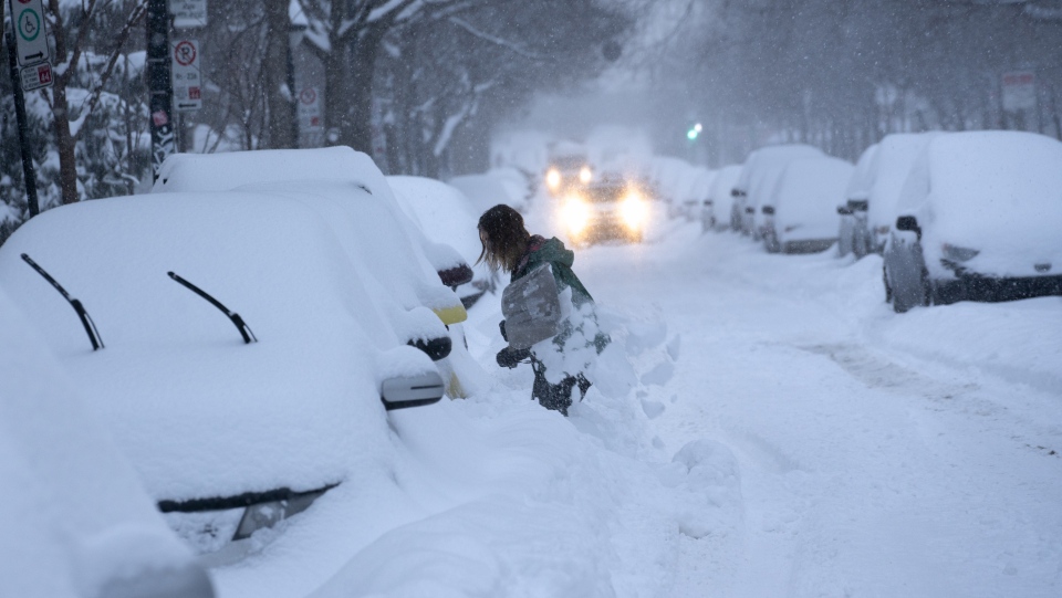 У Канаді випав рекордний рівень снігу: паралізовано роботу декількох міст