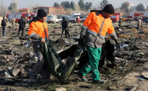 Авіакатастрофа в Ірані: ідентифікація тіл загиблих ще не завершена —  МЗС