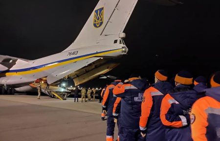 У ДСНС показали роботу українських рятувальників на місці авіакатастрофи у Тегерані