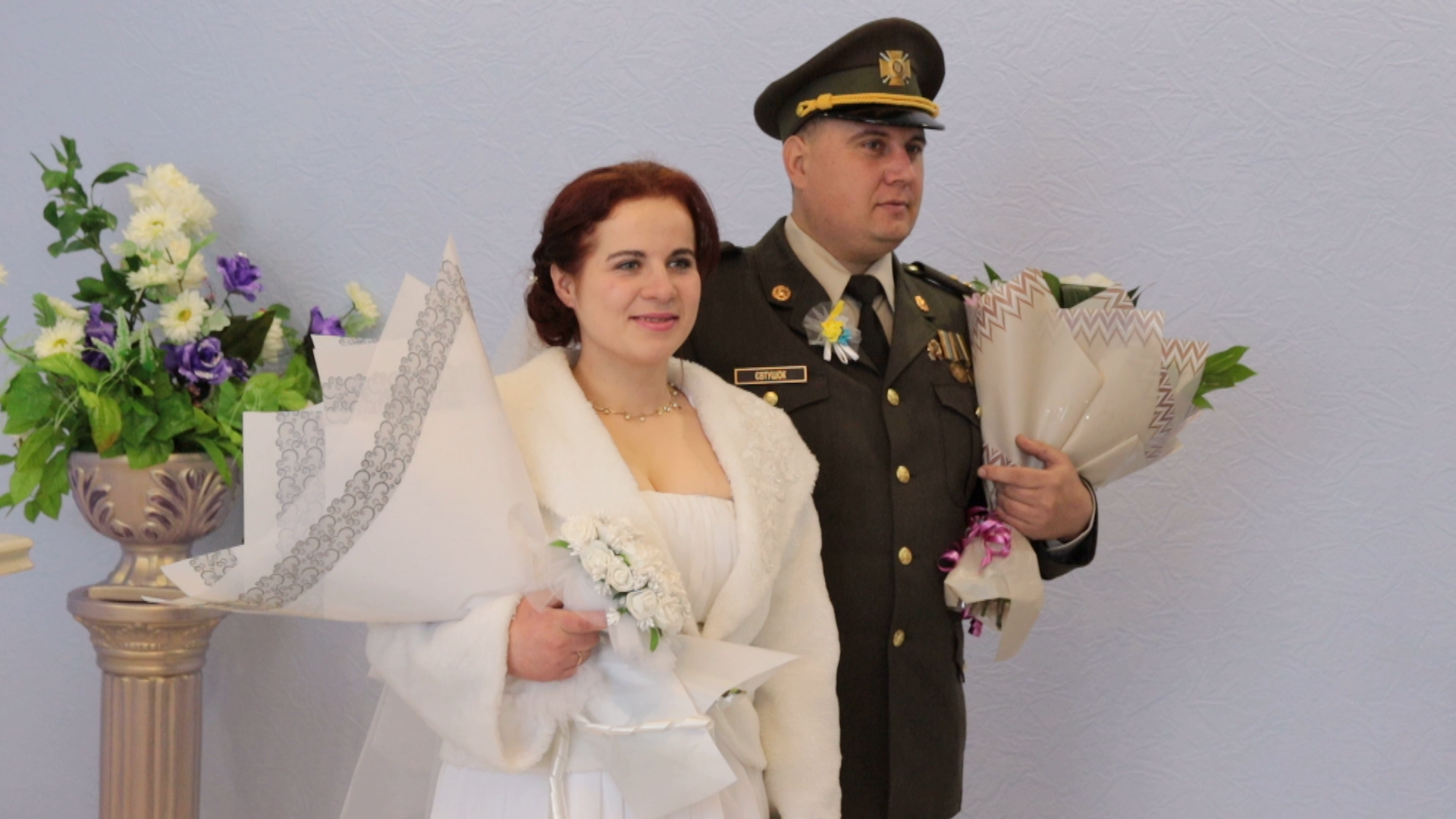 Спілкуватися почали, коли вона потрапила до шпиталю: на Луганщині зіграли фронтове весілля